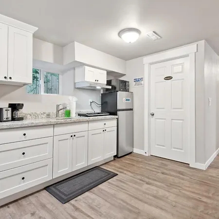 Judkins Retreat Close To Downtown Duplex